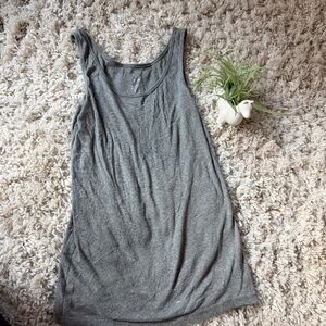Casual heather gray Mossimo Supply Co. Heather Gray women’s comfortable sporty T